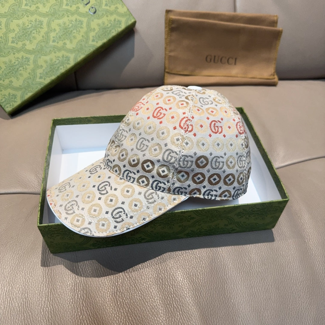 Gucci GG-pattern baseball cap, beige with multicolor logo motifs and curved brim silhouette.