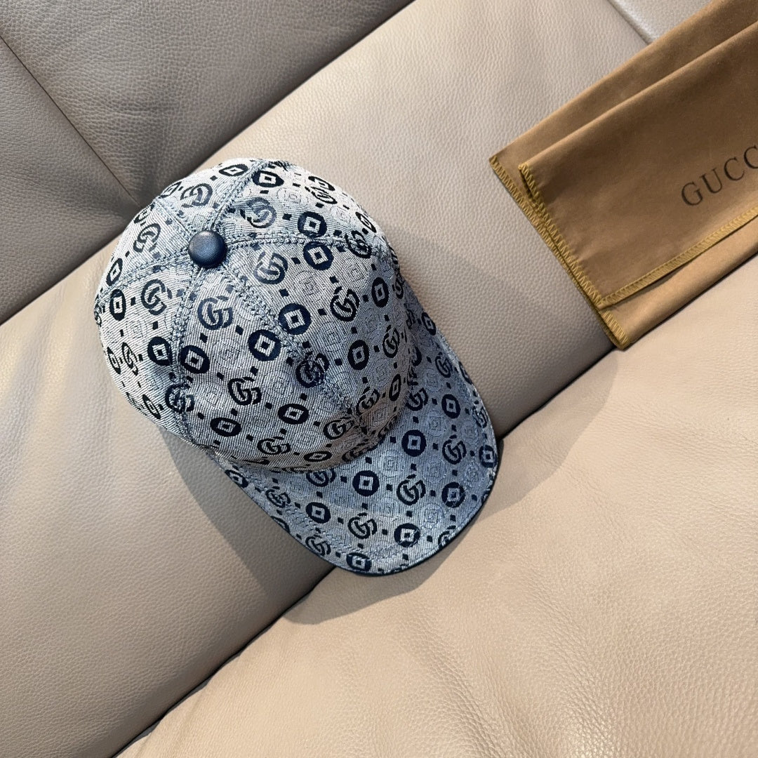 Gucci GG-pattern cap in blue-gray with dark button on crown