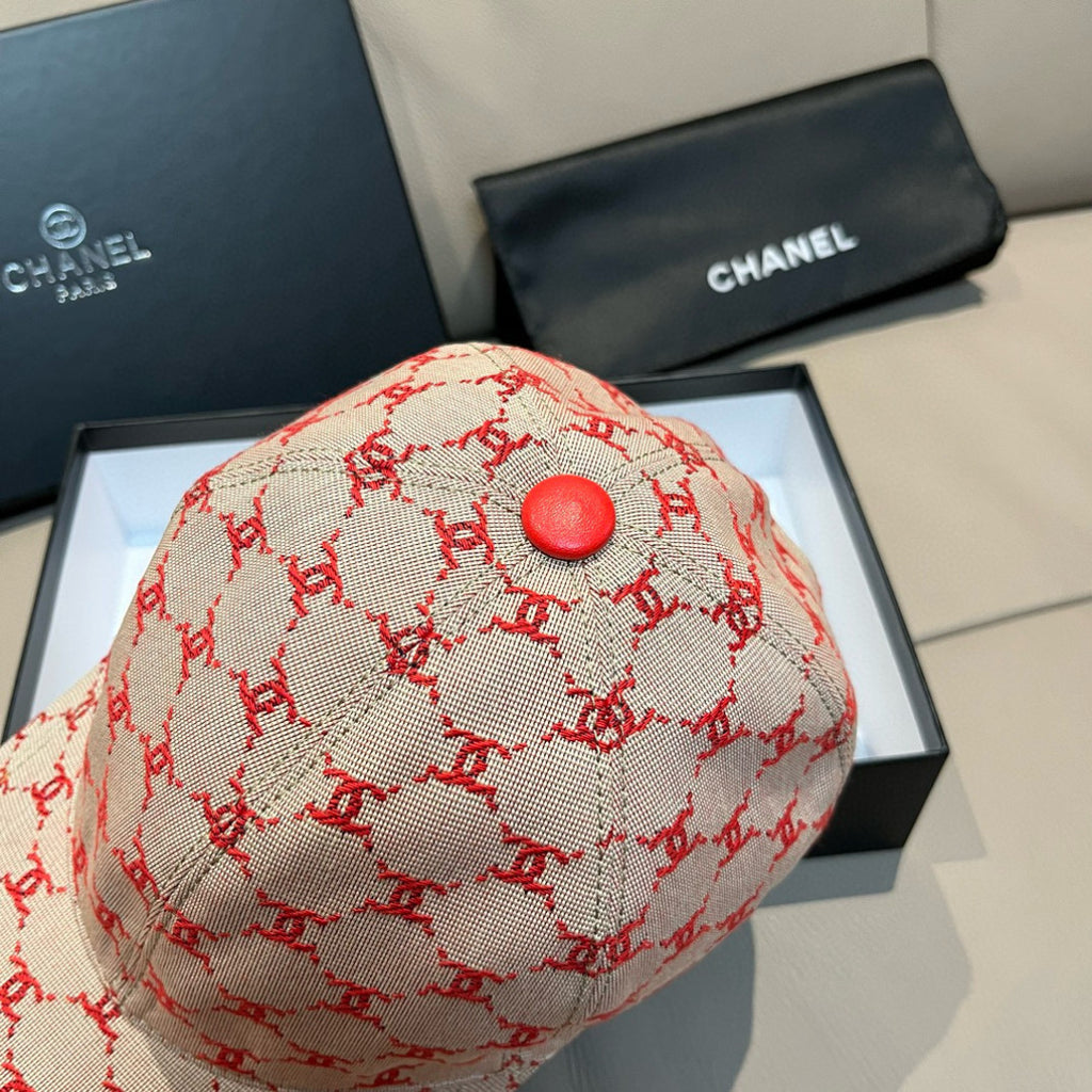 Logo baseball cap crown with red button and cream fabric pattern