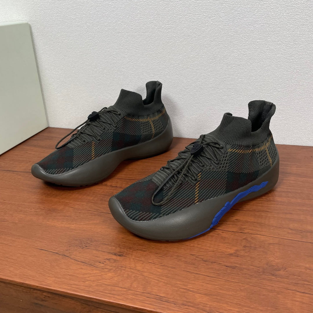 Burberry sneakers in dark plaid knit with lace-up and blue side stripe