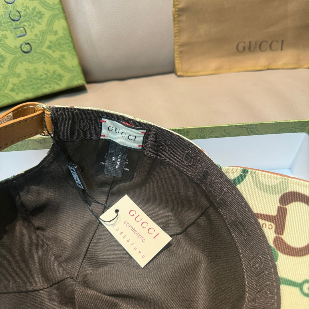 Gucci cap interior lining with Gucci label; stitched front panel