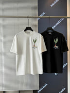 White short-sleeve T-shirt with small chest botanical bird embroidery