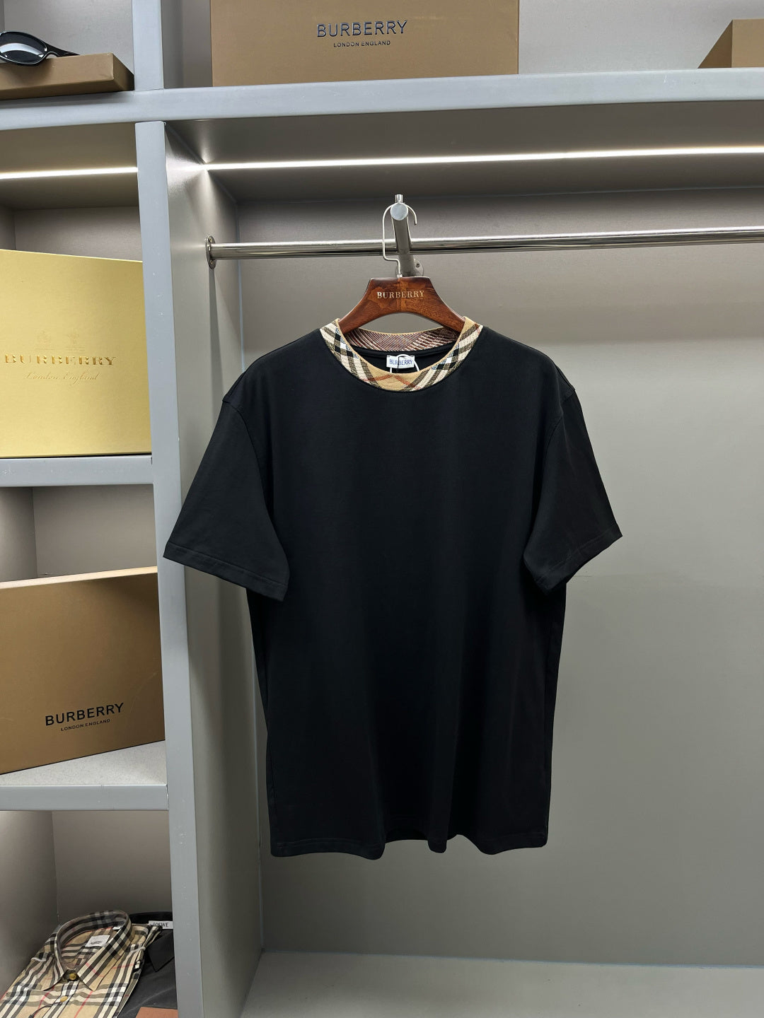 Burberry black short-sleeve T-shirt with check-pattern crew neckline