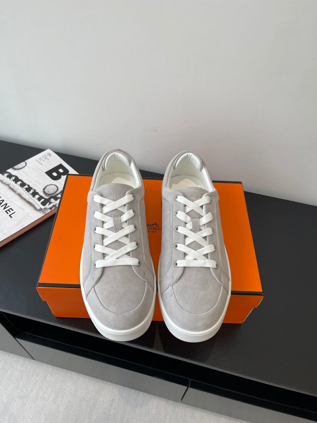 Hermes ladies sneakers in light gray, white laces and low-top canvas style