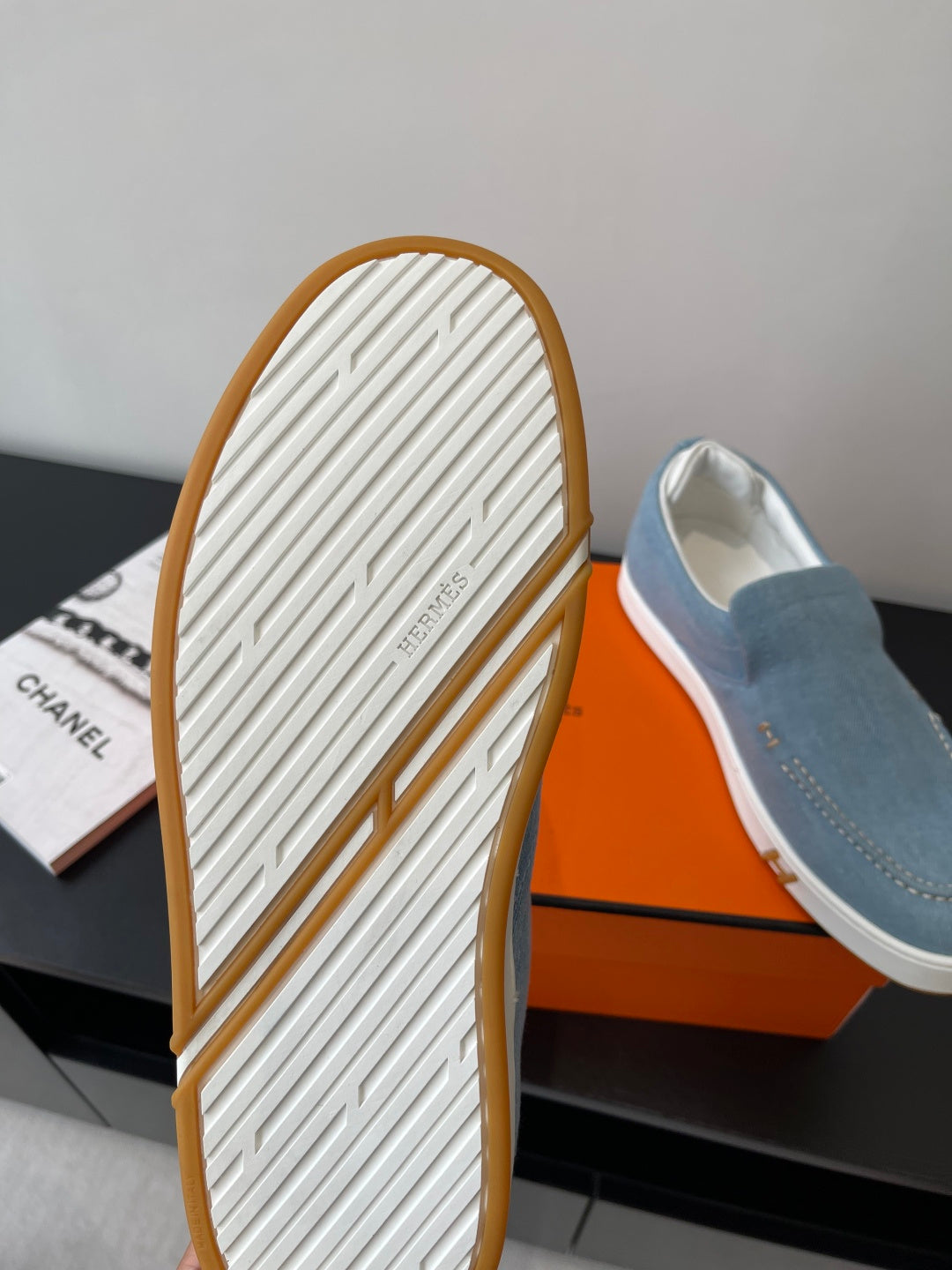 Hermes ladies slip-on loafer outsole, white tread with tan edge