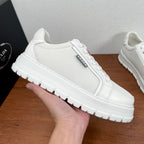 Unisex low-top sneakers, white textured upper, lace-up, chunky sole