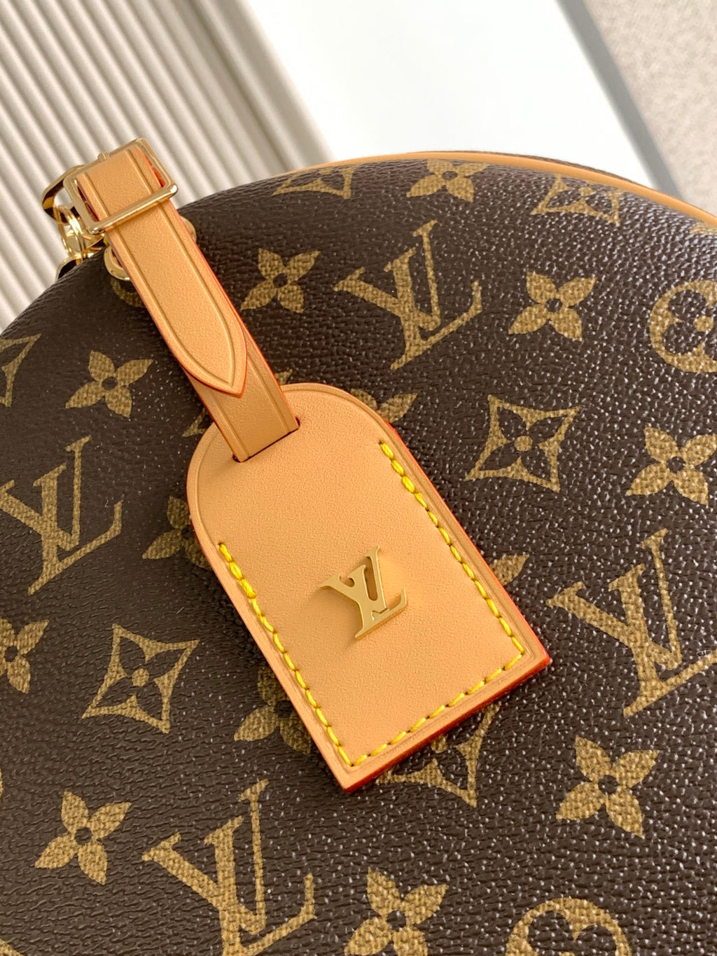 Louis Vuitton monogram bag leather luggage tag with gold clasp