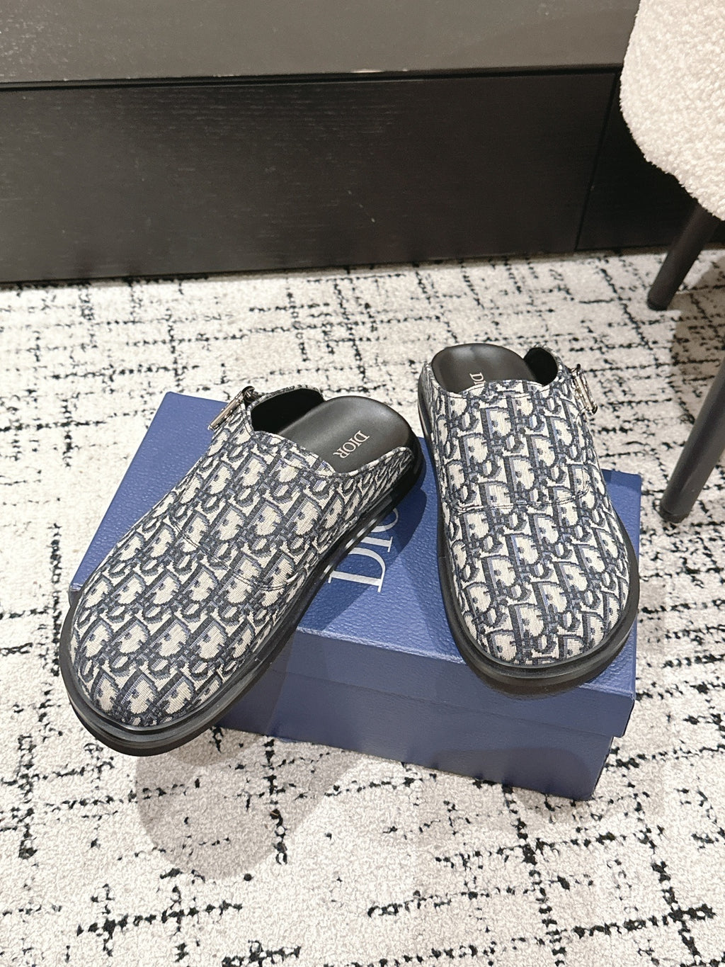 Dior slide sandals in Oblique print with rounded toe and black edge trim