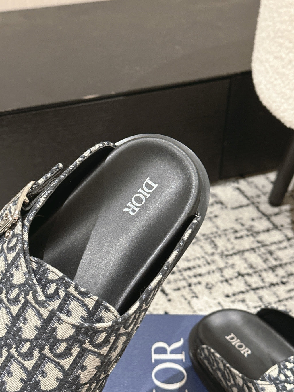 Dior slide sandal footbed with Dior text on black insole, Oblique upper