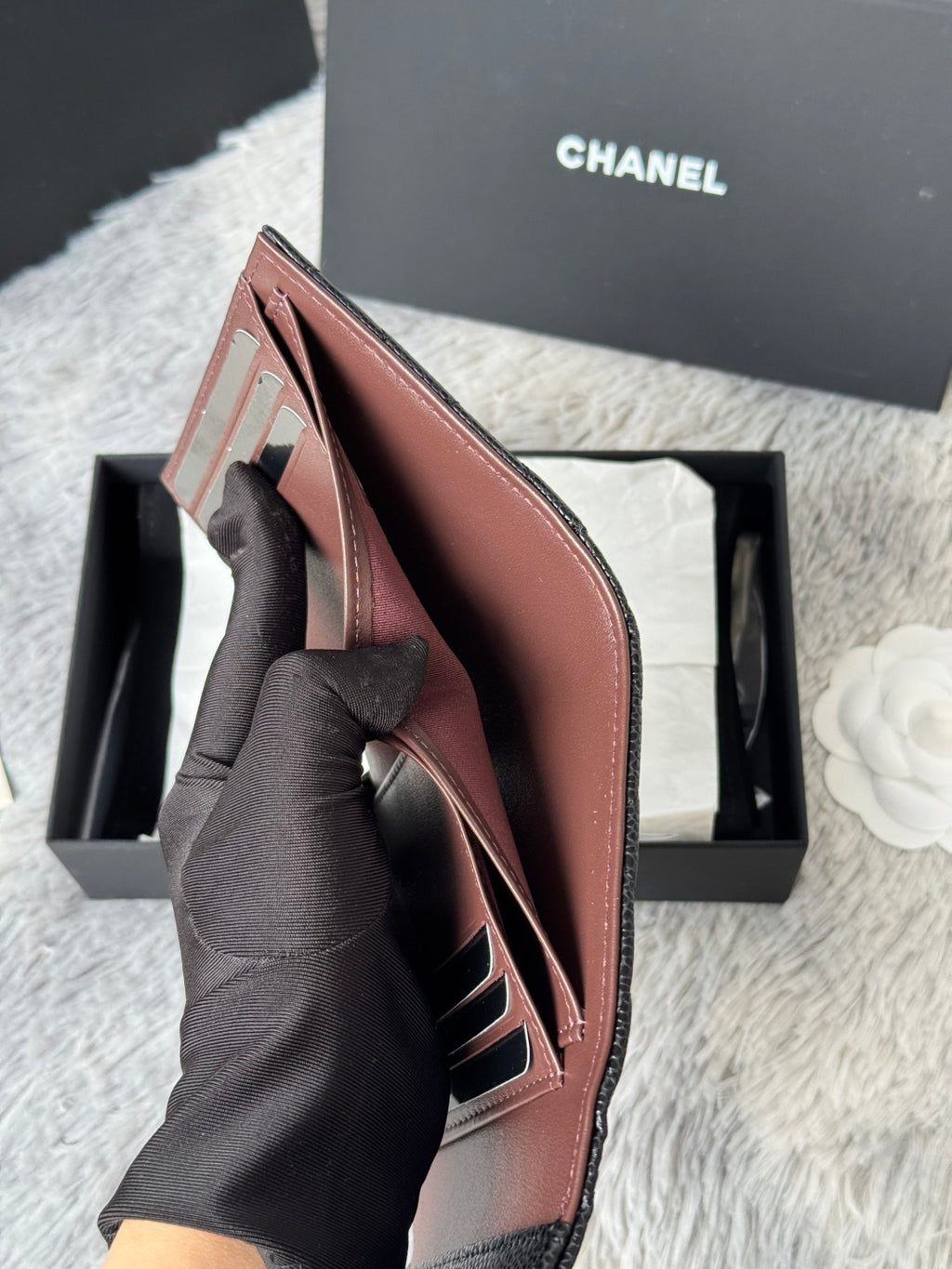 Small bag front with CHANEL logo, smooth pink leather flap