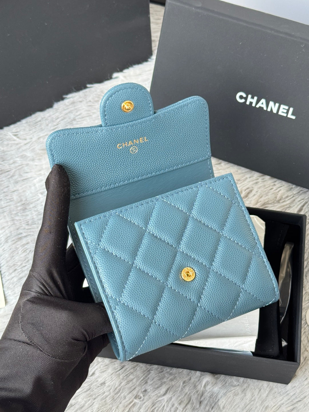 Small bag set: light blue flap wallet with quilted front and CHANEL logo