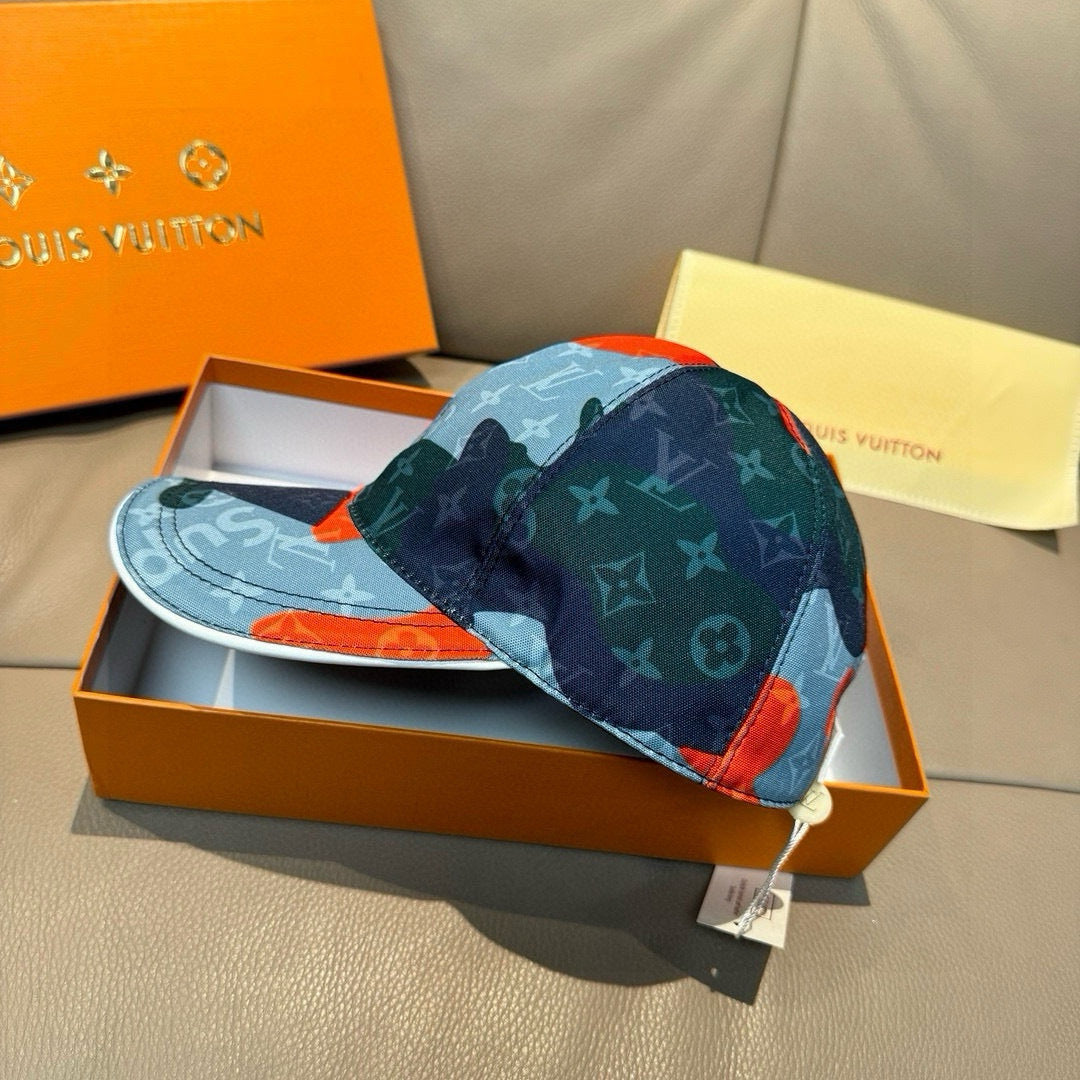 Patchwork baseball cap, front panel and brim in dark blue, light blue, orange