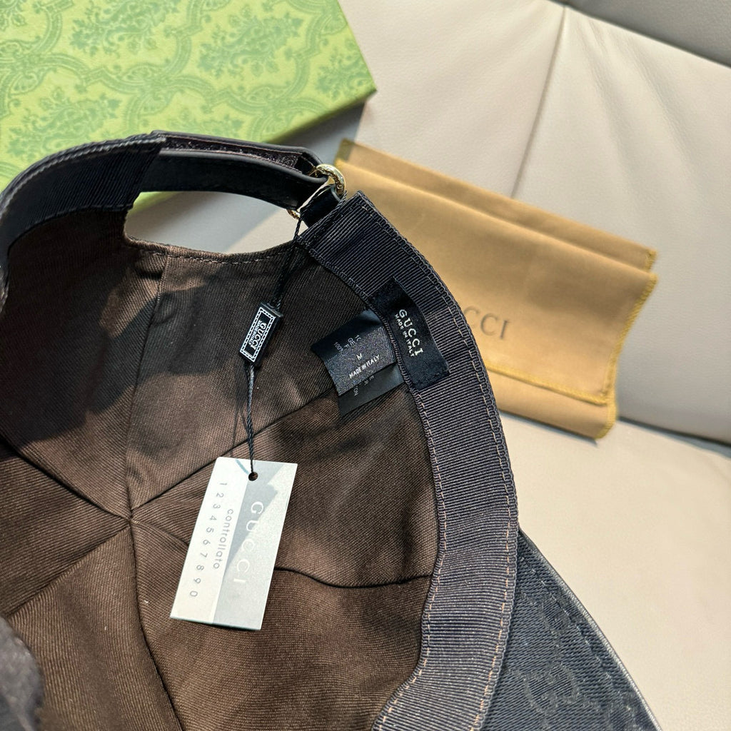 Gucci baseball cap interior, dark GG jacquard with label tag and adjustable band
