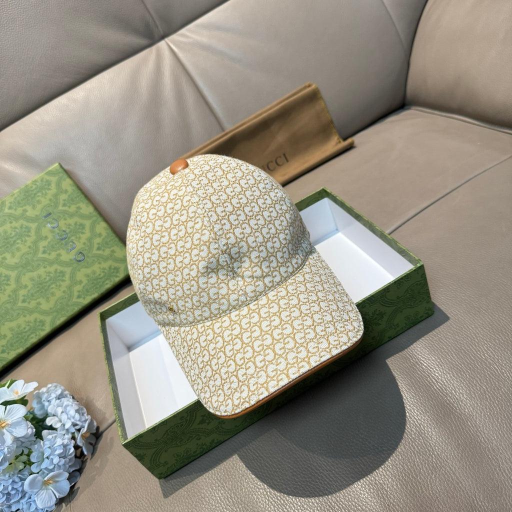 Gucci cap in beige with GG monogram allover pattern and curved brim