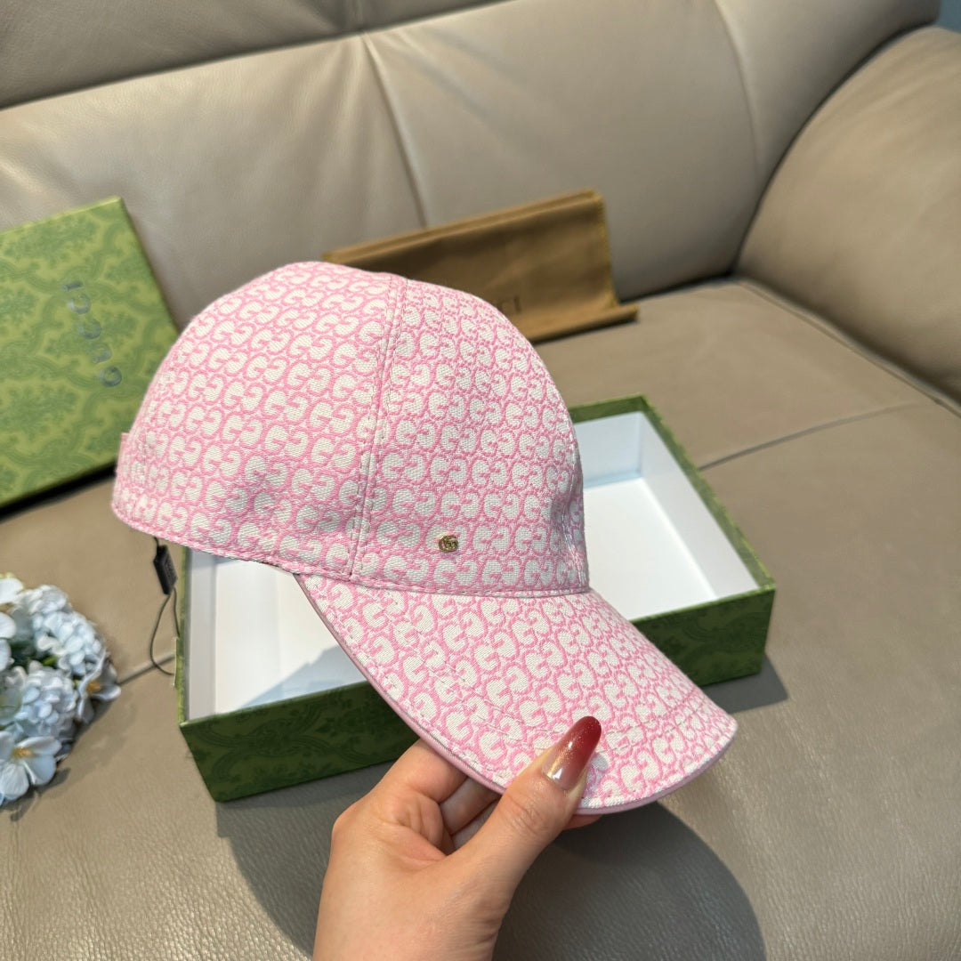 Gucci cap in pink GG monogram print, curved brim and front seam panel