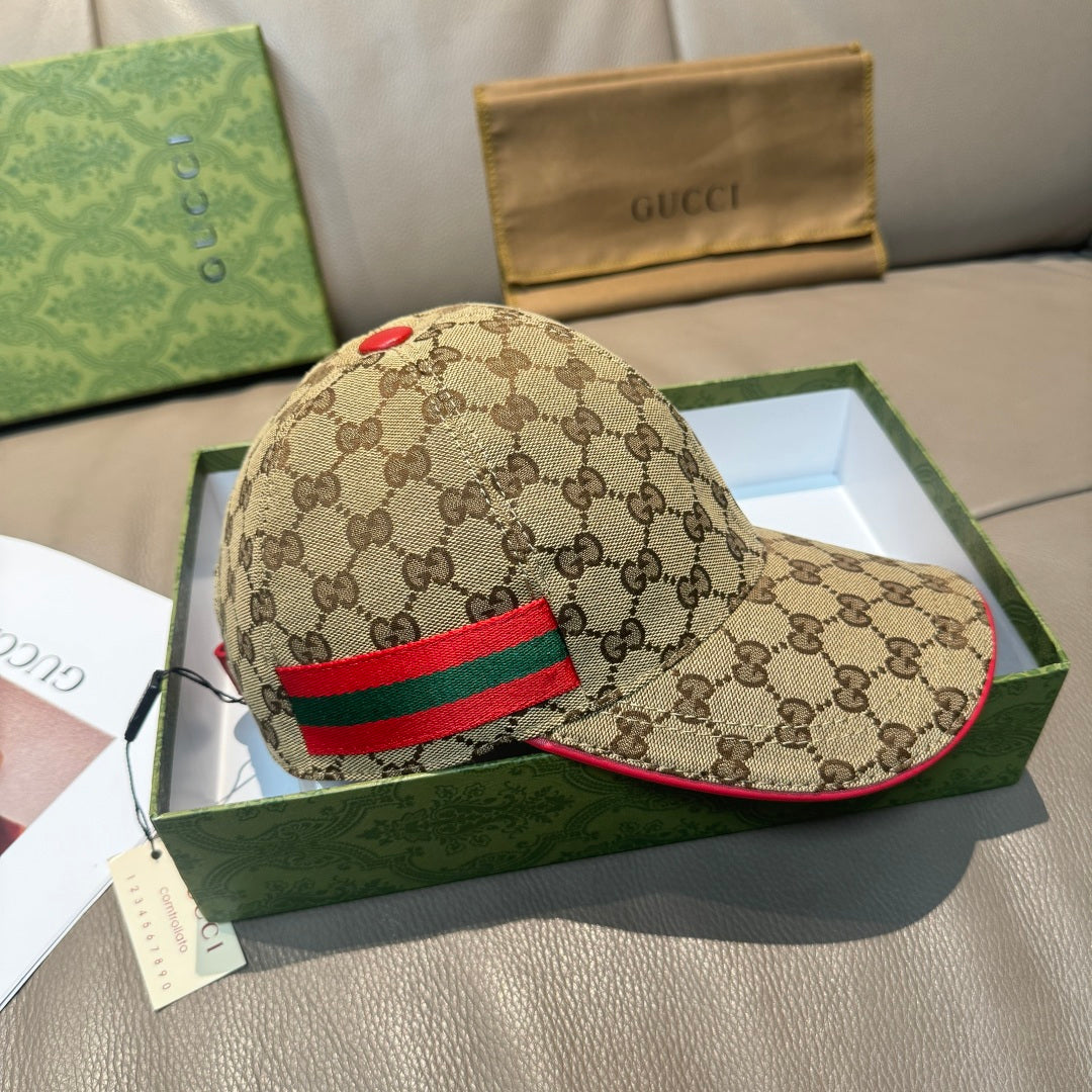 Gucci baseball cap in tan GG canvas with red-green web stripe on front panel