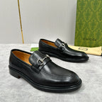 Gucci unisex loafers, black leather, silver horsebit detail, slip-on.