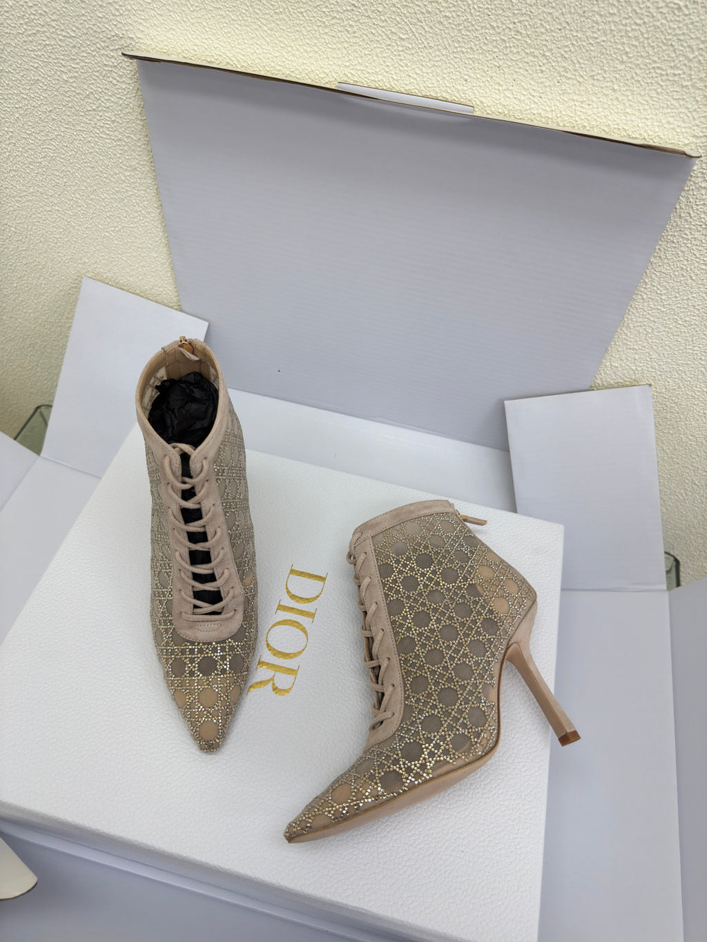 Women’s high-heel lace-up ankle boots in beige with patterned uppers