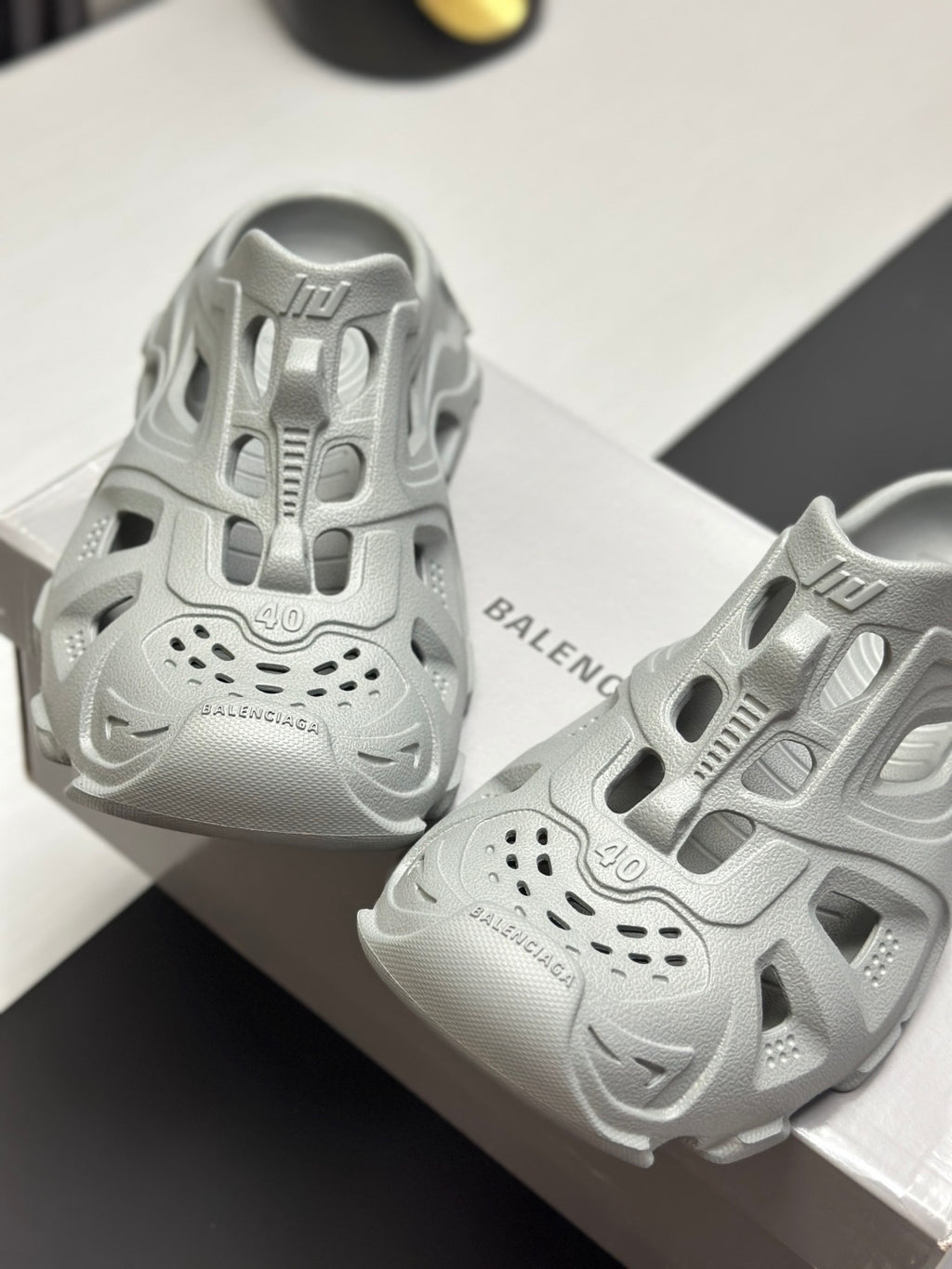 Balenciaga sandals in light gray with logo patch, perforated toe and adjustable straps