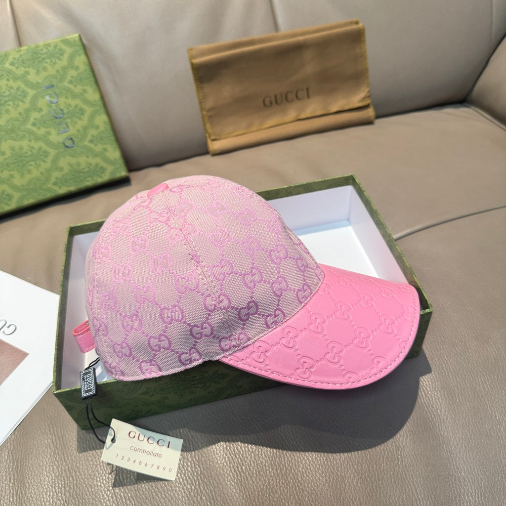 Gucci cap in pink with GG monogram pattern, curved brim and side profile