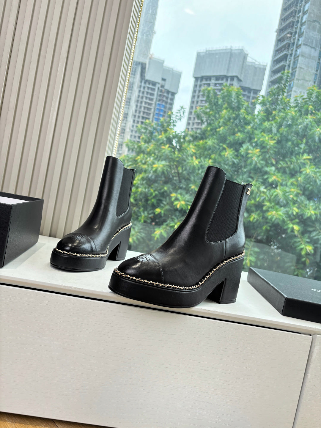 Black Chelsea ankle boots with side elastic panels and block heel