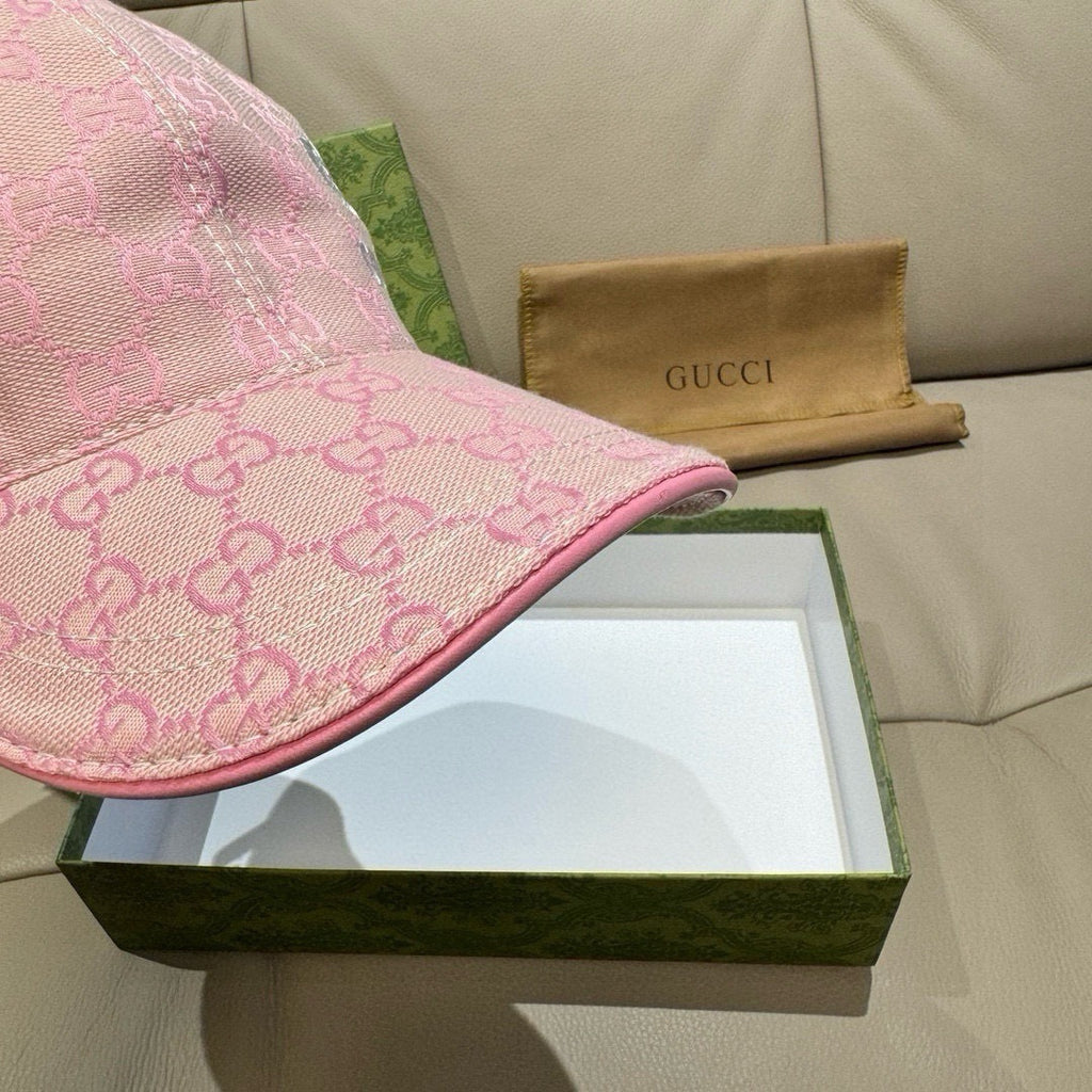 Gucci pink baseball cap brim, GG logo fabric with pink edging