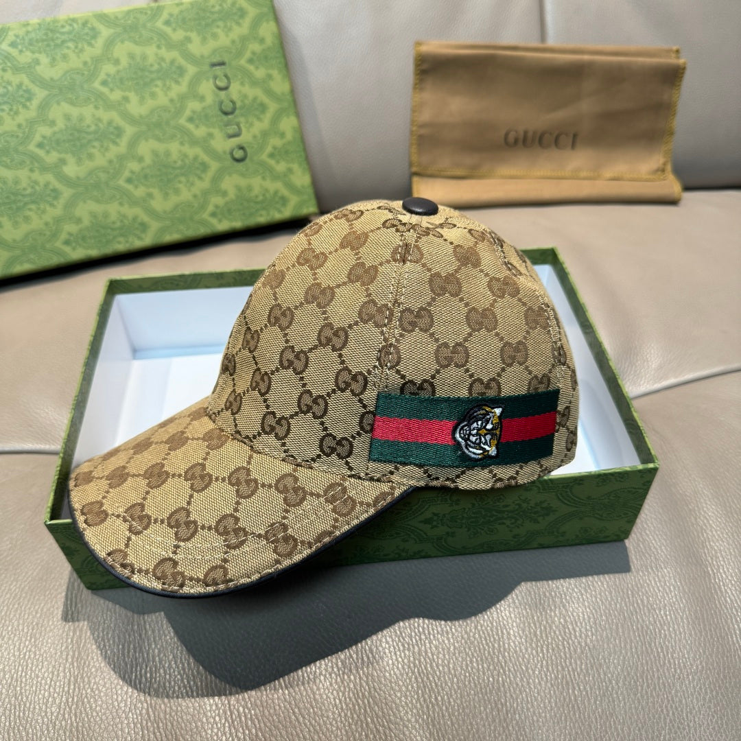 Gucci baseball cap in beige GG canvas with multicolor web stripe and tiger patch
