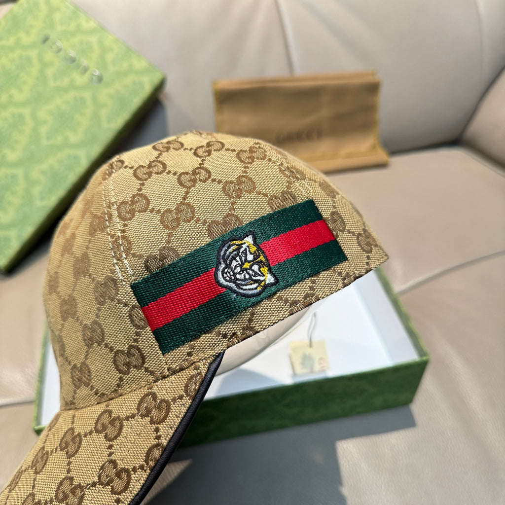 Gucci baseball cap with beige GG canvas and multicolor web stripe tiger patch detail