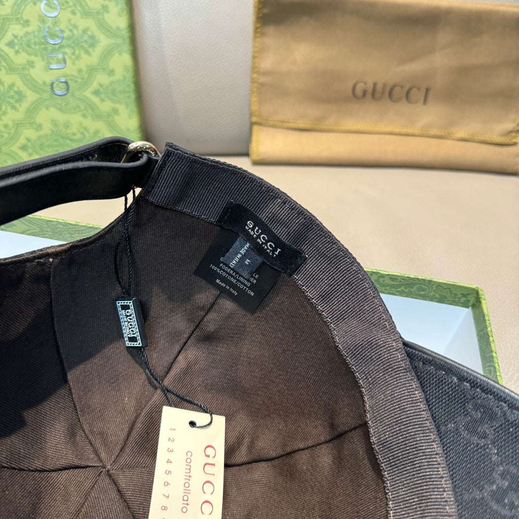Baseball cap interior with fabric lining and Gucci size tags