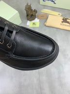 Burberry leather lace-up shoe in dark blue with textured upper and eyelet laces