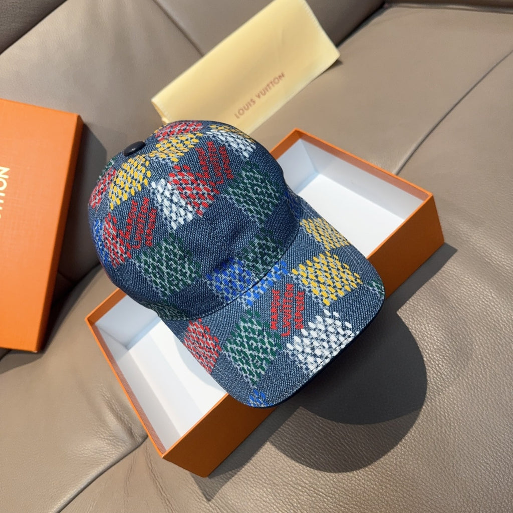 Multicolor patchwork baseball cap with curved brim and round top button