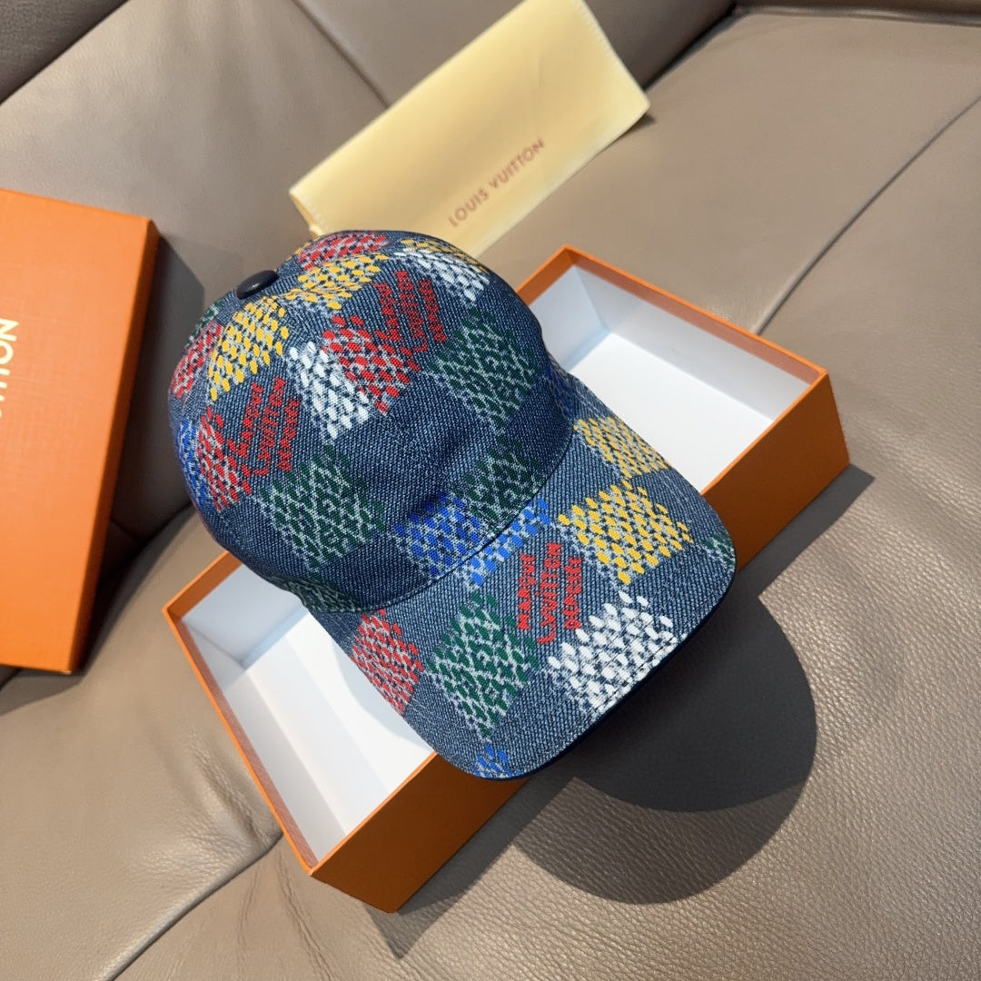 Multicolor patchwork baseball cap with curved brim and round top button