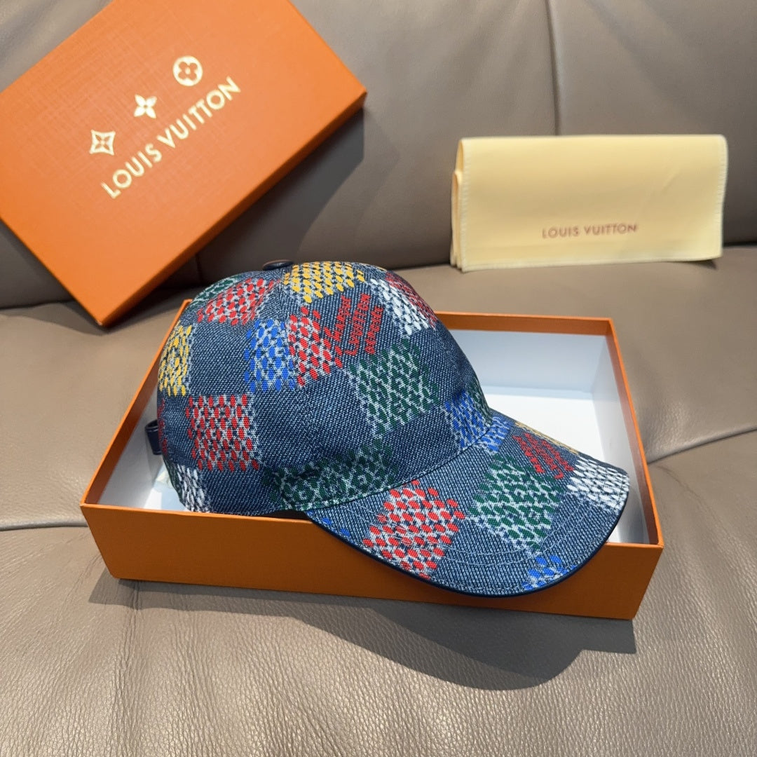 Multicolor patchwork baseball cap with curved brim and fabric-wrapped crown
