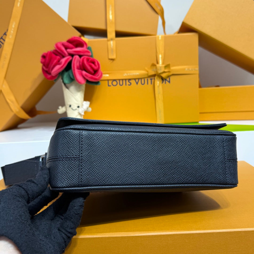 Bags Men Louis Vuitton