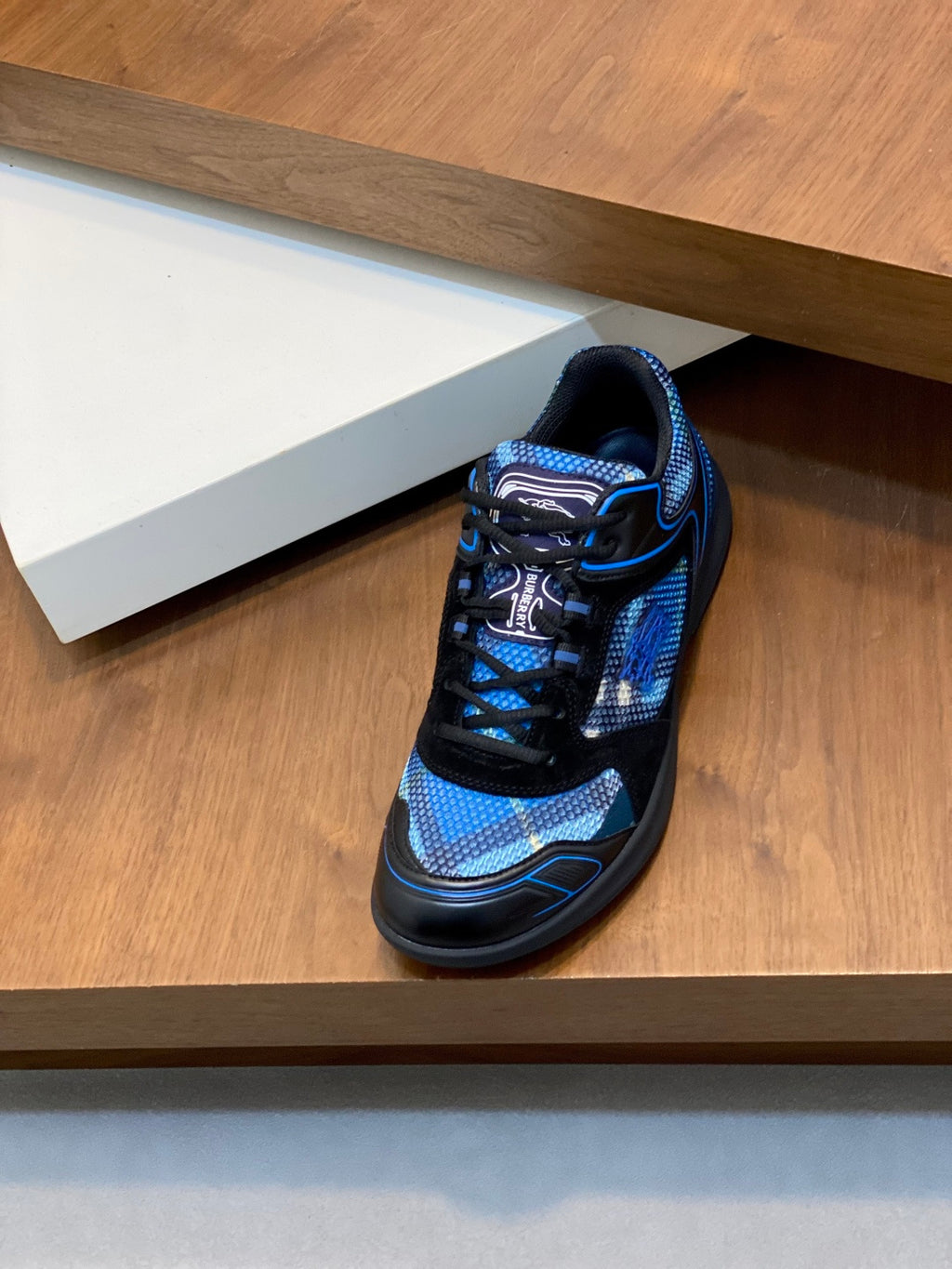 Blue and black lace-up sneaker with round toe and padded collar, Burberry