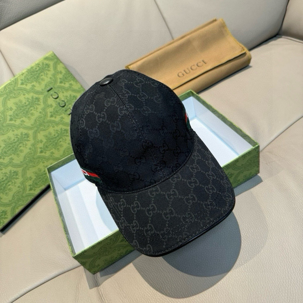 Black Gucci GG-pattern baseball cap with adjustable back and top button