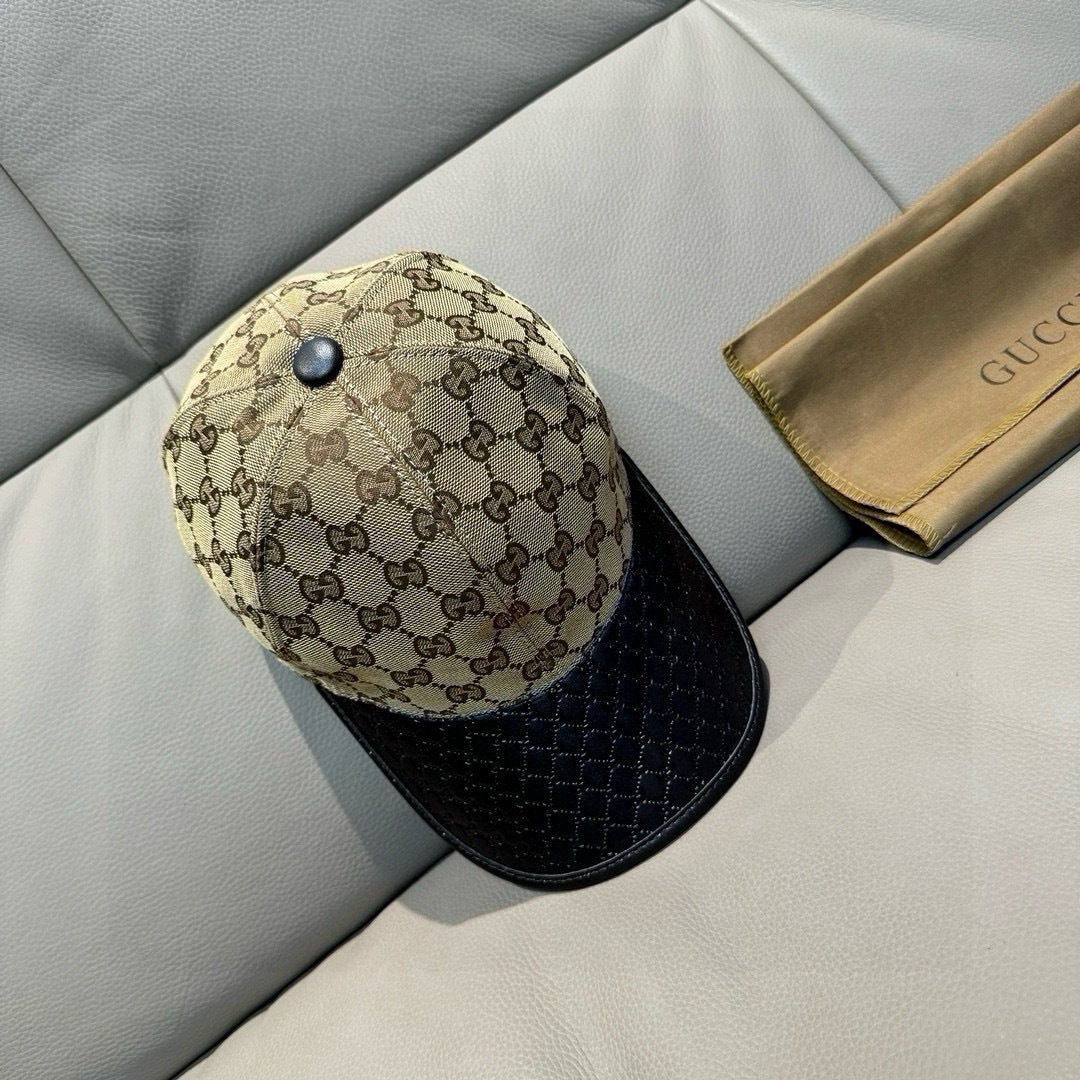 Gucci cap three-quarter view with beige GG crown and black textured brim