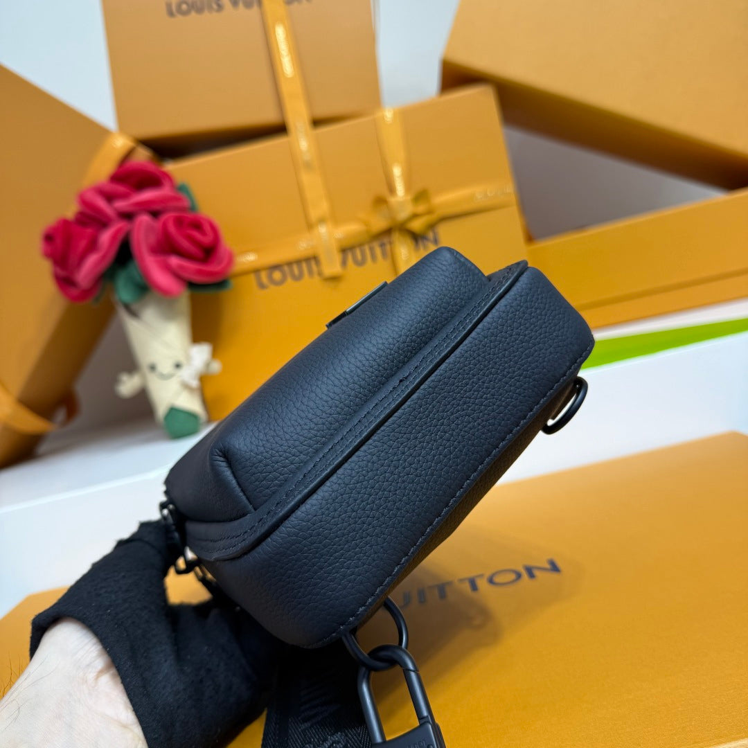 Bags Men Louis Vuitton