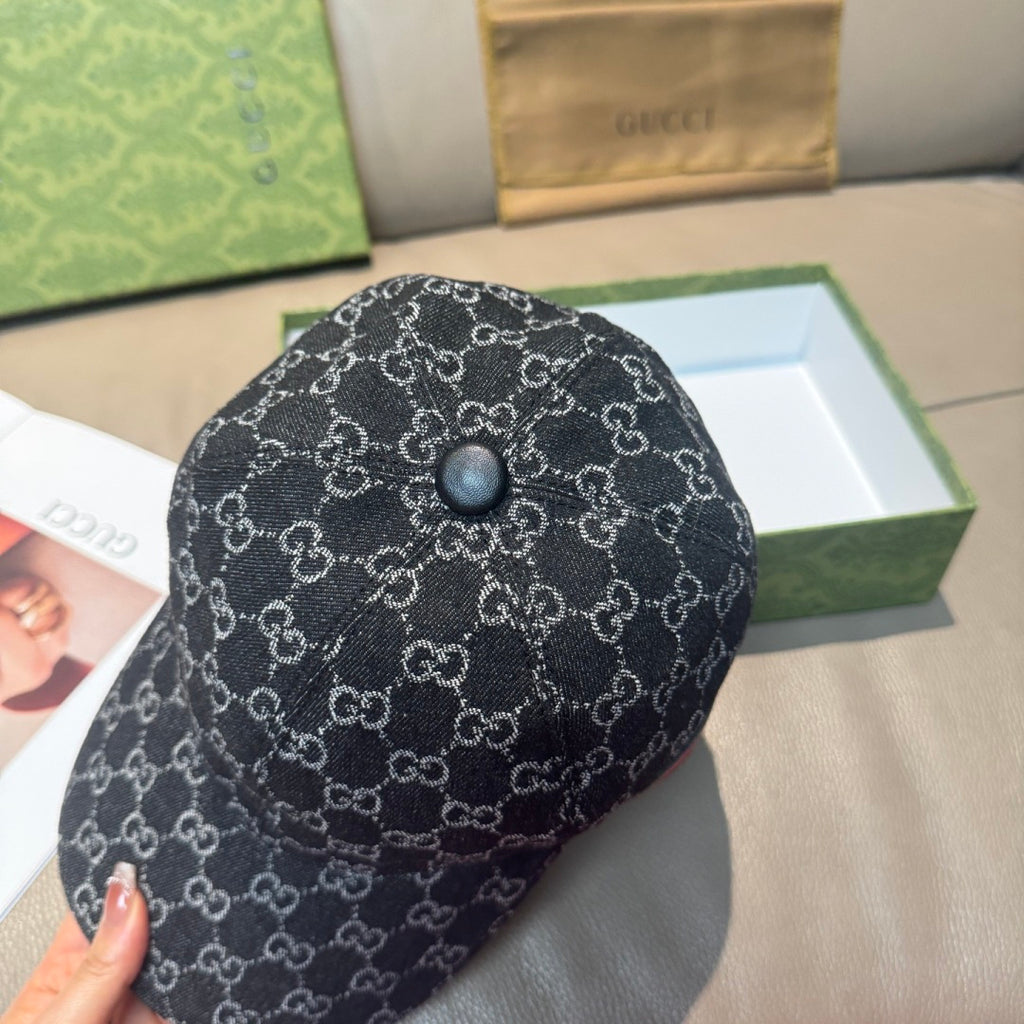 Gucci GG jacquard baseball cap in dark navy with dome button top