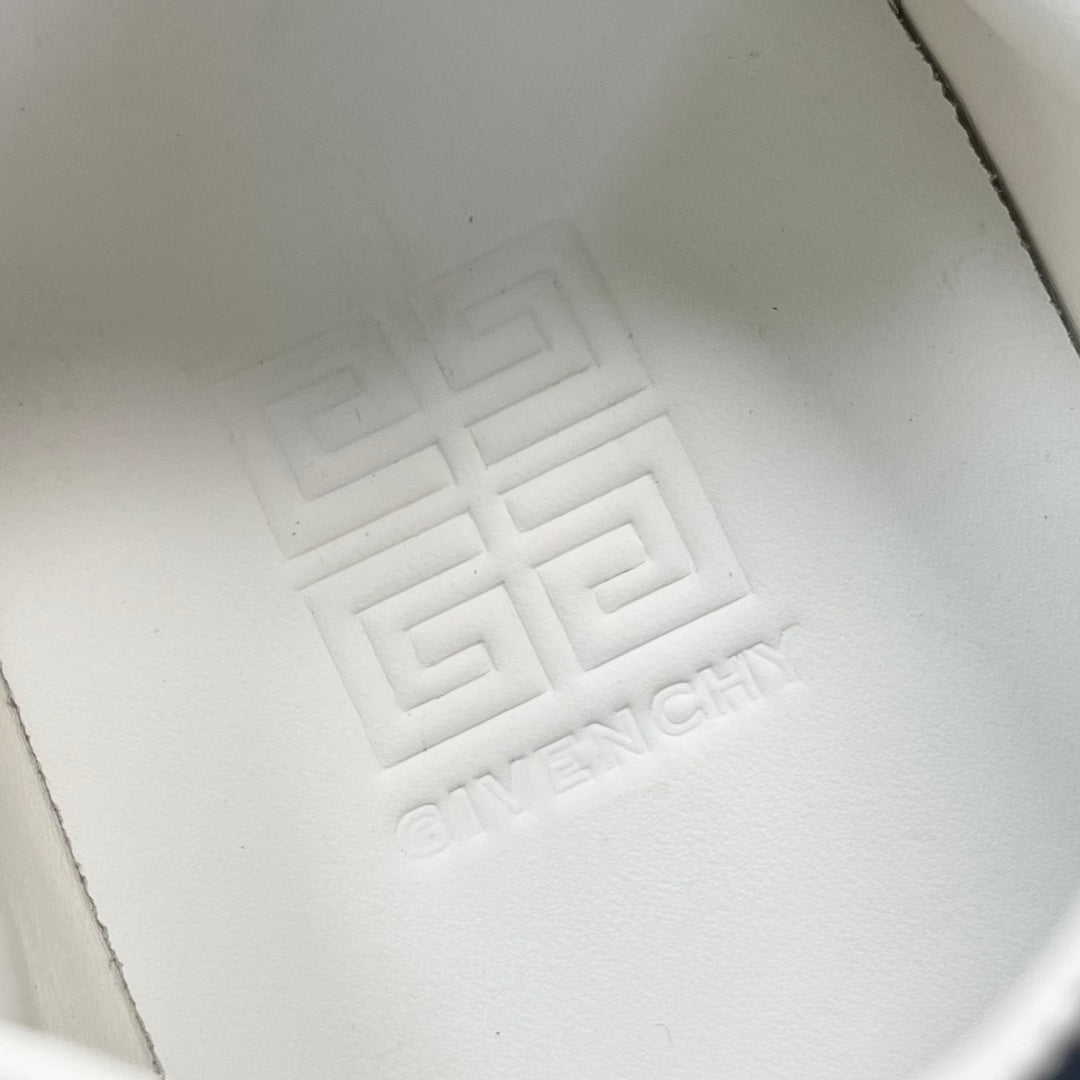 Embossed Givenchy shoe box lid with logo pattern