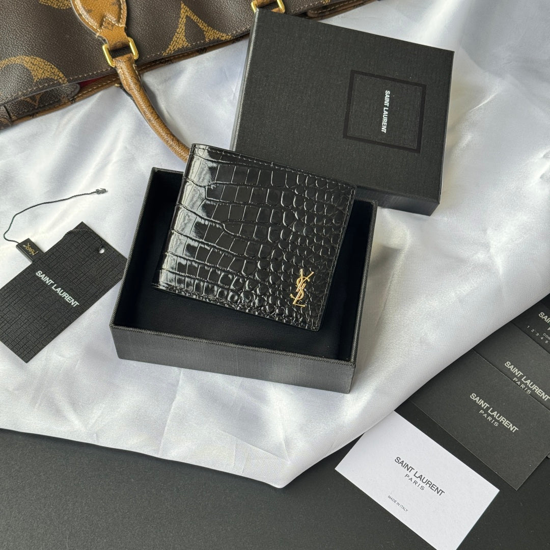 Small leather card case with crocodile-embossed texture and gold logo, in gift box
