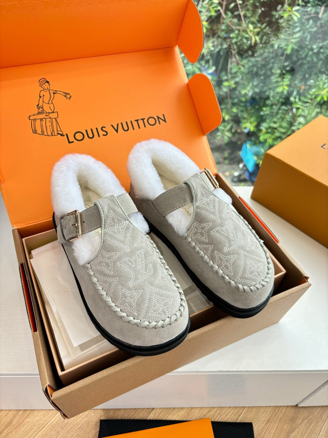 Louis Vuitton unisex slip-on shoes, light gray suede with shearling lining and buckle