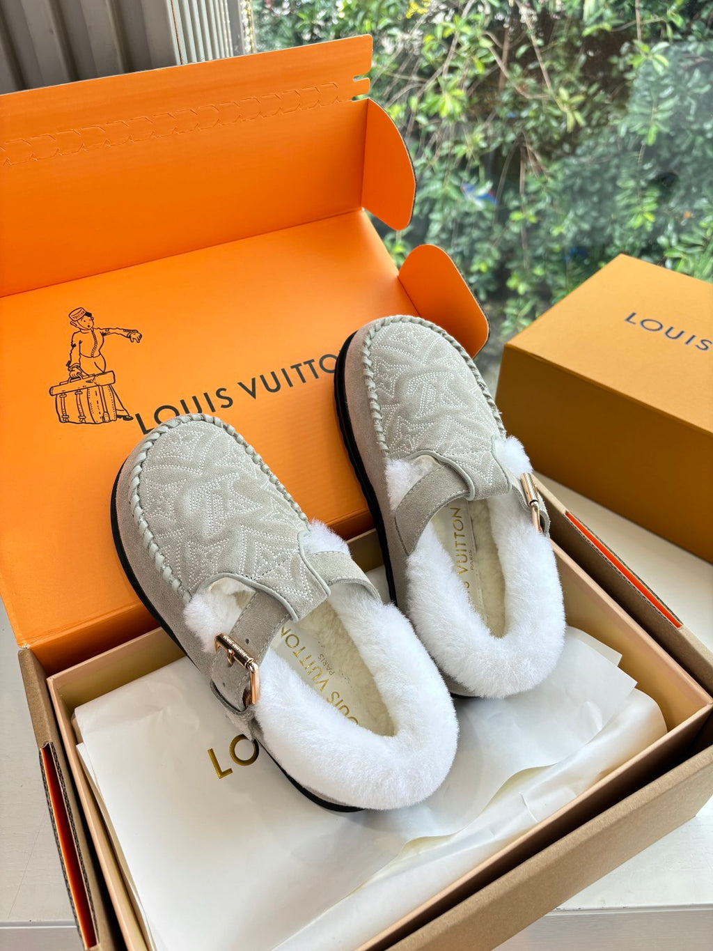 Louis Vuitton unisex moccasin-style shoes, light gray suede with shearling lining