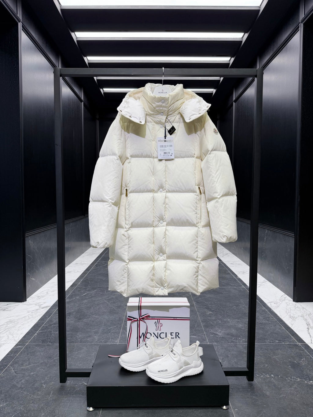 Long hooded puffer coat, light cream, diamond quilting, side pockets, long hem.