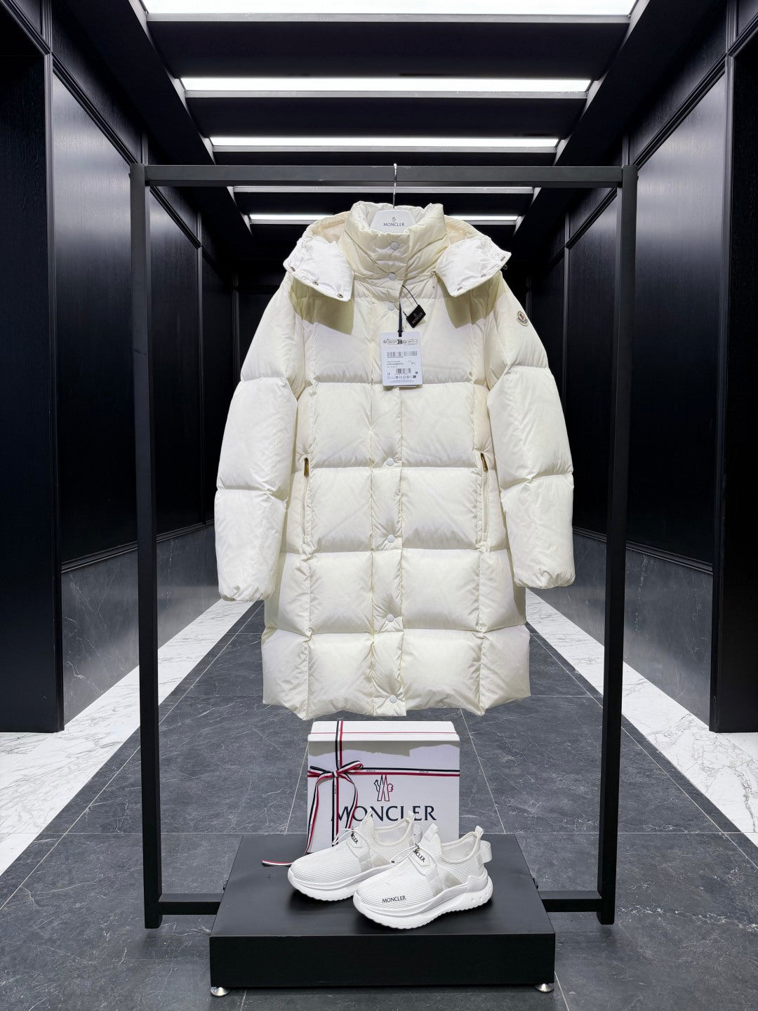 Long hooded puffer coat, light cream, diamond quilting, side pockets, long hem.
