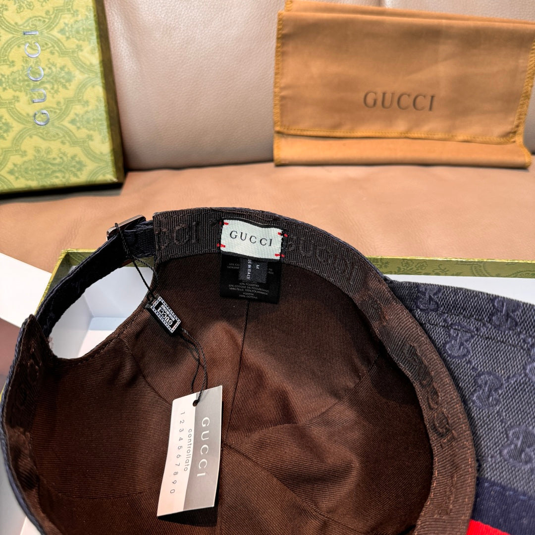 Gucci GG-print baseball cap, interior view with Gucci label and tags