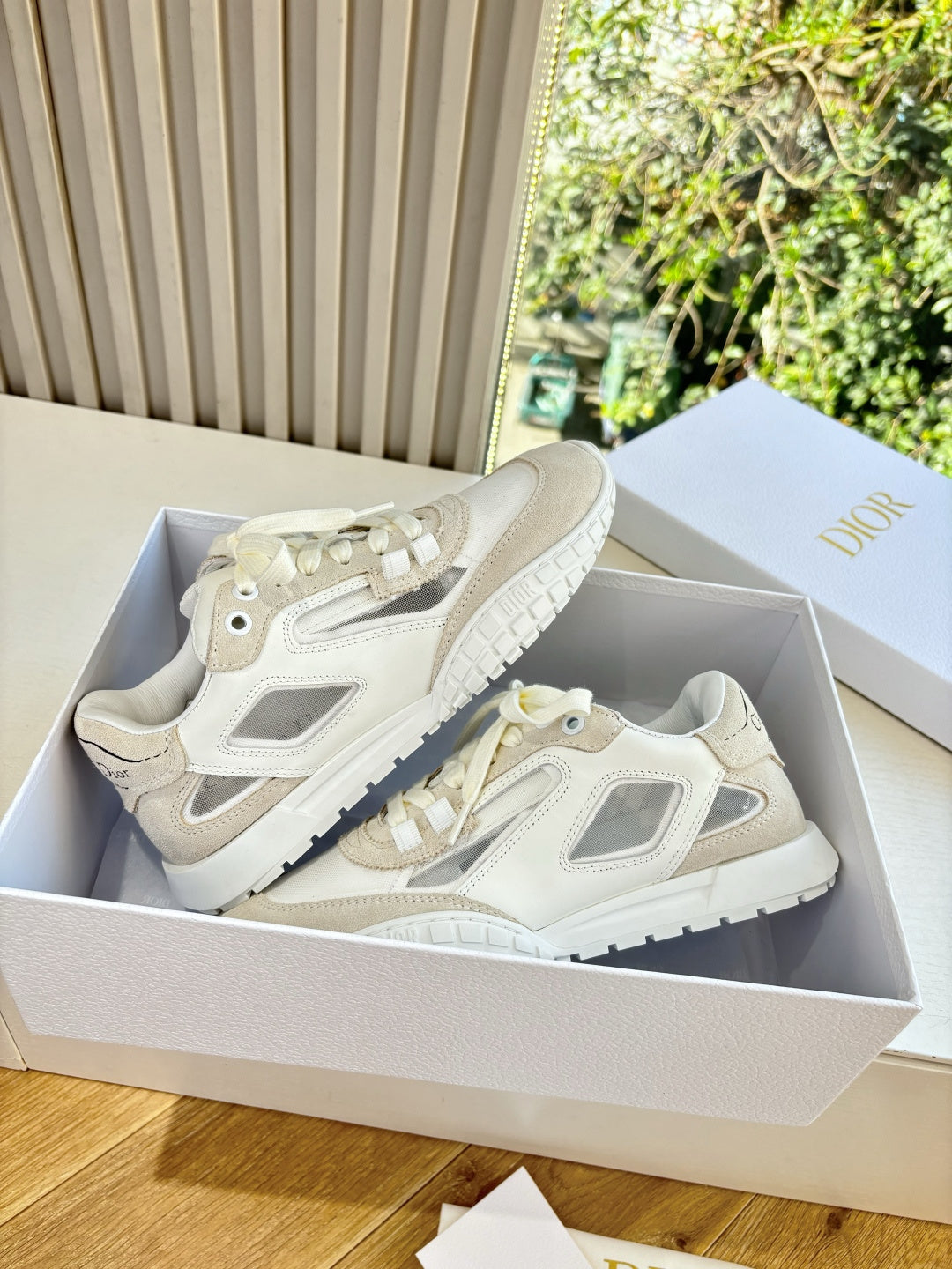 Unisex lace-up sneakers in cream and beige, side panel detail