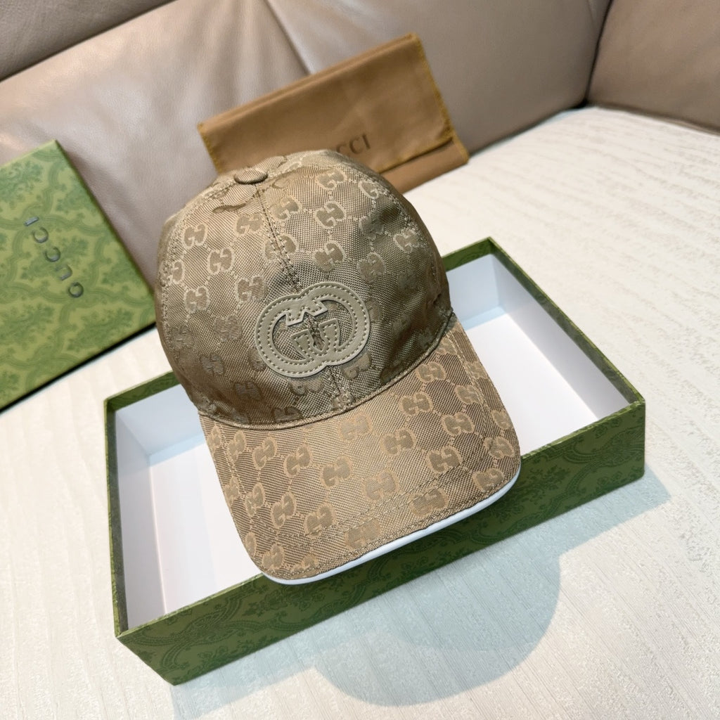 Gucci GG canvas baseball cap, beige-brown with circular logo patch