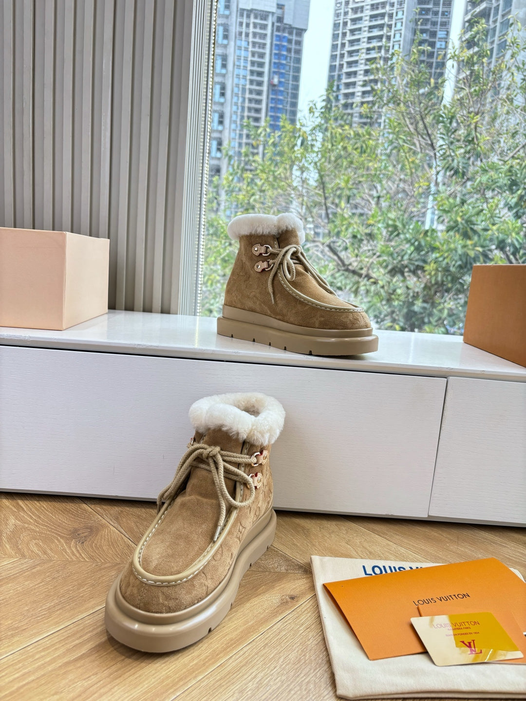 Louis Vuitton unisex tan suede lace-up shoes with white shearling trim on ankle