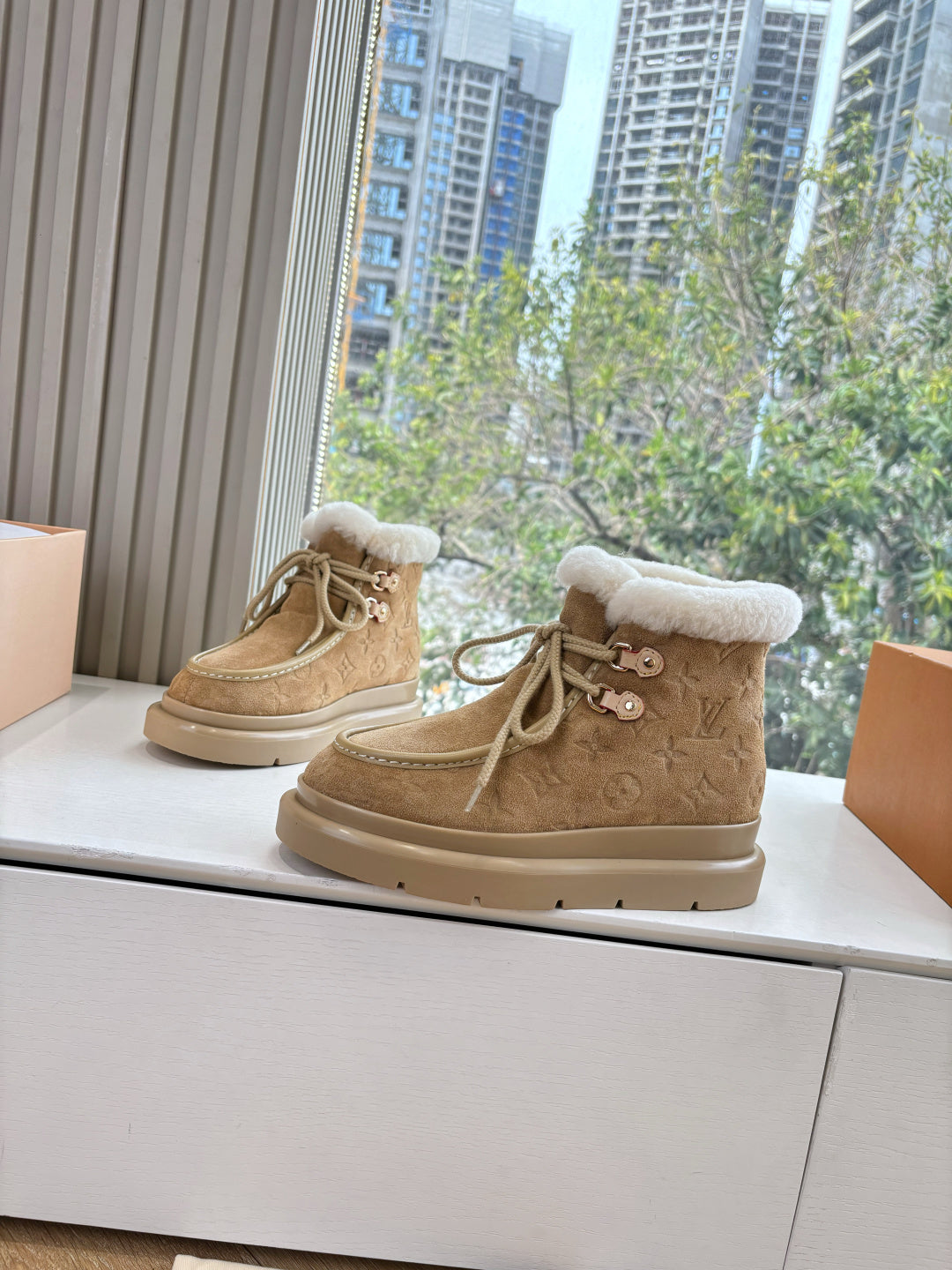 Louis Vuitton unisex lace-up ankle shoes with tan suede and white shearling cuff
